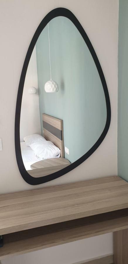 Chriselia 1 Apartment เนอาโรดา ภายนอก รูปภาพ