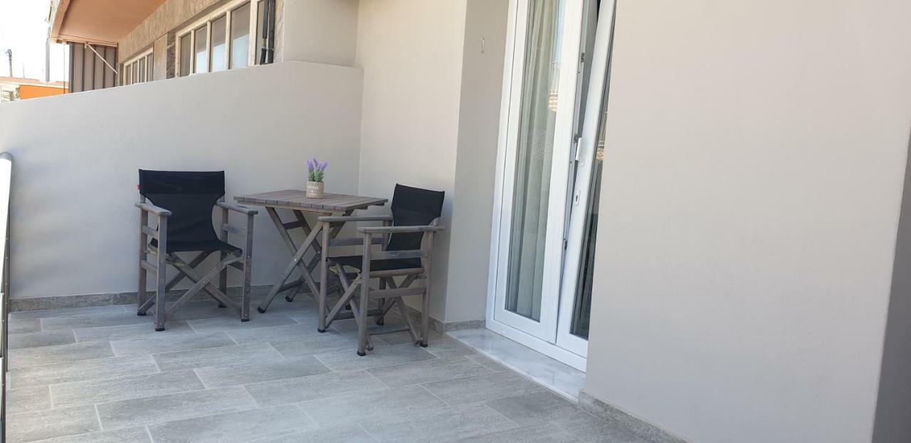 Chriselia 1 Apartment เนอาโรดา ภายนอก รูปภาพ