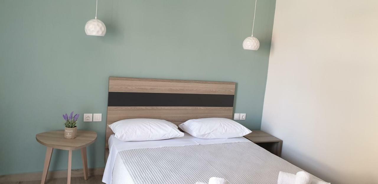 Chriselia 1 Apartment เนอาโรดา ภายนอก รูปภาพ