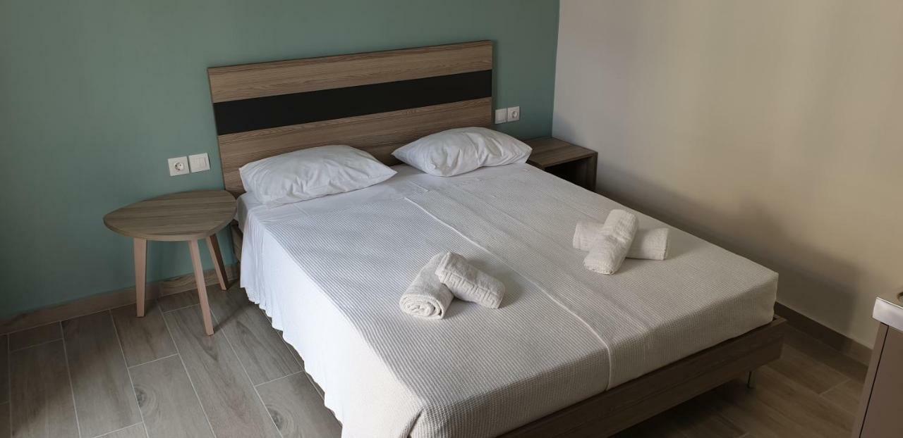 Chriselia 1 Apartment เนอาโรดา ภายนอก รูปภาพ