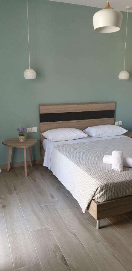 Chriselia 1 Apartment เนอาโรดา ภายนอก รูปภาพ